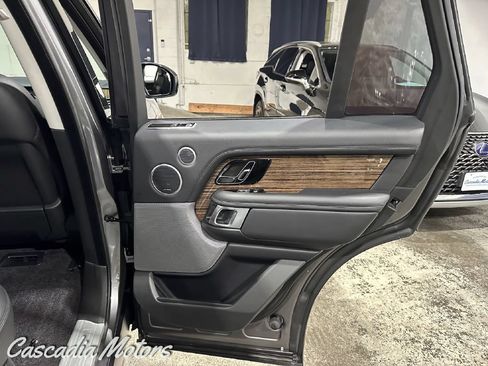 Used 2018 Land Rover Range Rover Supercharged AWD/4WD image 22