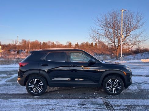 Used 2023 Chevrolet TrailBlazer LT w/ Convenience Package image 3
