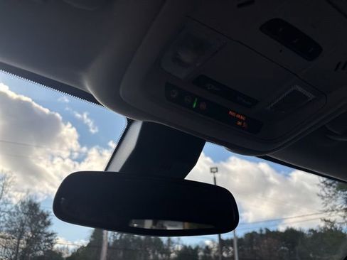 Used 2024 GMC Terrain SLT image 51