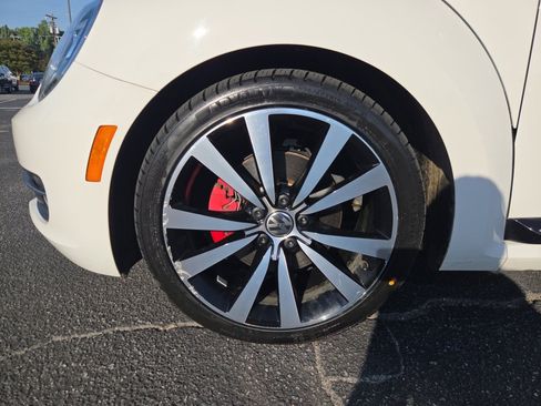 Used 2012 Volkswagen Beetle Turbo FWD image 31