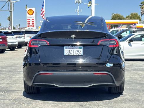 Used 2021 Tesla Model Y 2WD image 6