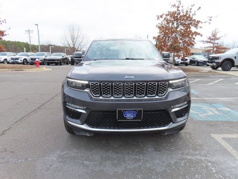 Used 2023 Jeep Grand Cherokee Summit w/ Luxury Tech Group V image 2