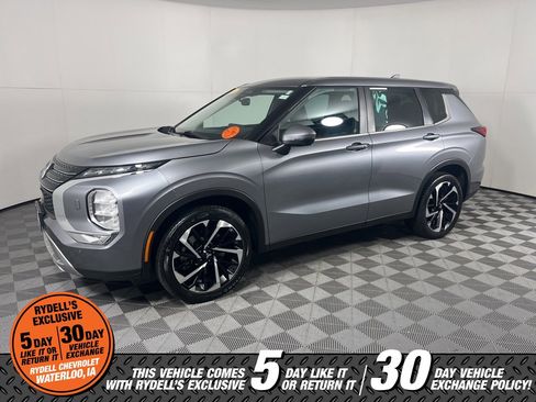 Used 2023 Mitsubishi Outlander SE image 9