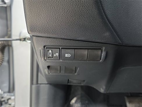 Certified 2024 Toyota Corolla Cross LE image 23