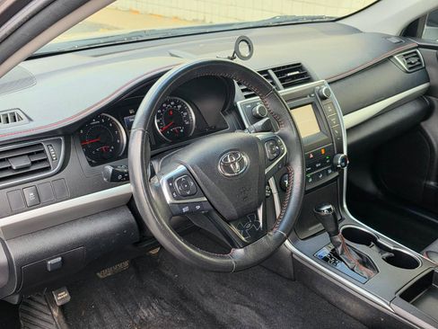 Used 2017 Toyota Camry SE FWD image 10