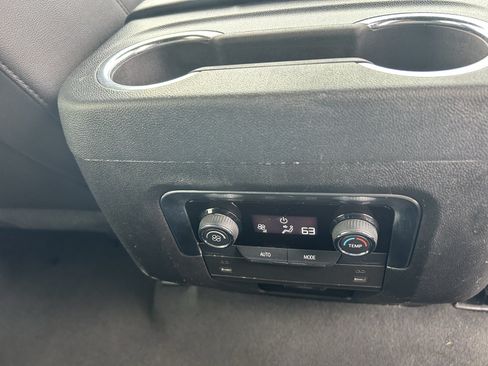 Used 2025 Chevrolet Tahoe LT RWD image 15