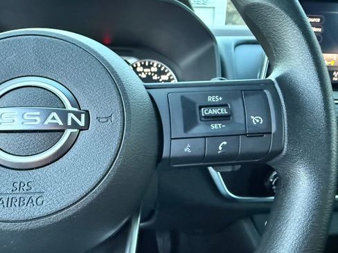 Used 2023 Nissan Rogue S image 23