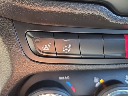 Used 2017 Jeep Renegade Limited AWD/4WD image 17