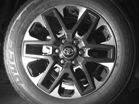 New 2026 Toyota Tundra Limited AWD/4WD image 15
