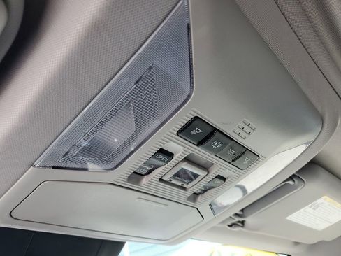 Used 2019 Toyota RAV4 XLE FWD image 30