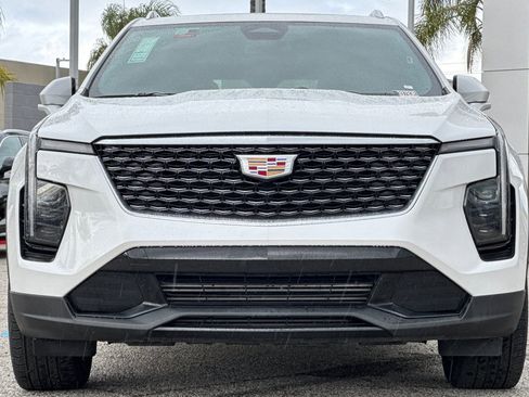 Used 2024 Cadillac XT4 Premium Luxury image 6