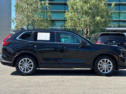 Used 2023 Honda CR-V EX image 3
