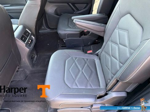 Used 2024 Volkswagen Atlas SE w/ Black Wheel Package FWD image 10