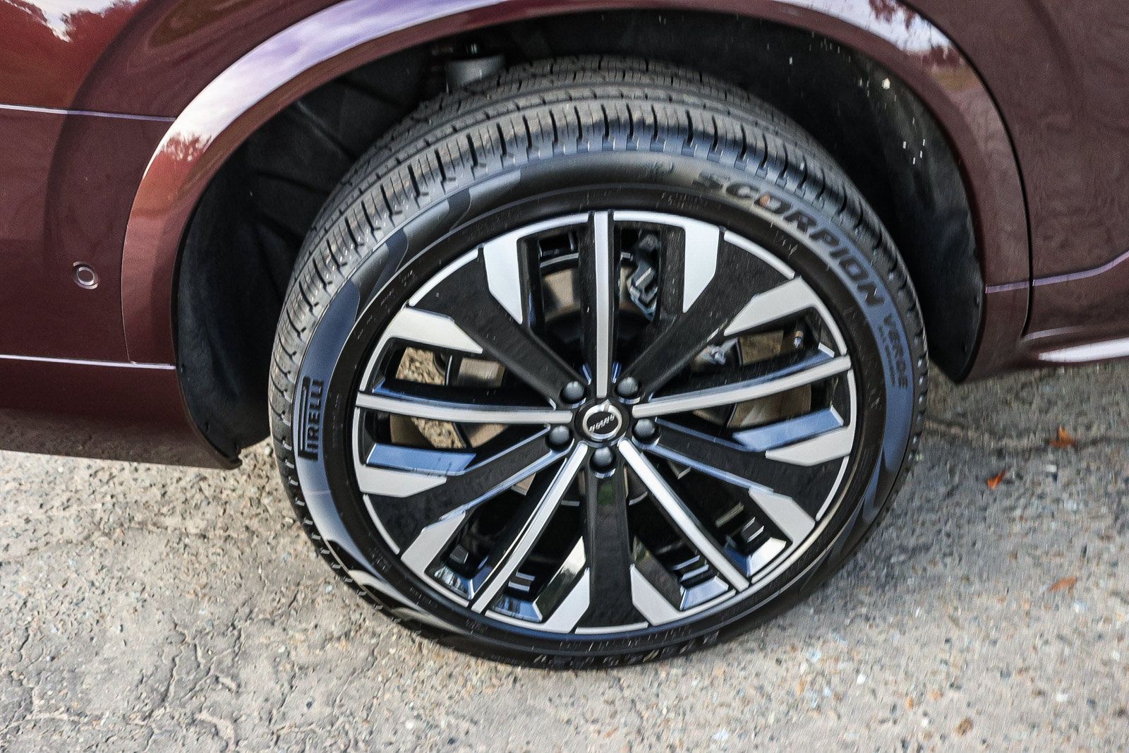 Used 2026 Volvo XC90 B5 Plus w/ Protection Package AWD/4WD image 12