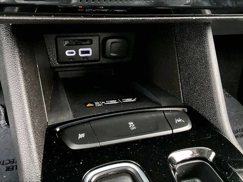 Used 2023 Chevrolet Bolt EUV LT w/ Driver Confidence Package FWD image 30