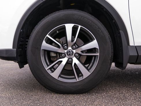 Used 2017 Toyota RAV4 XLE image 13