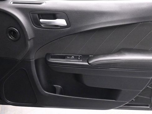 Used 2018 Dodge Charger R/T w/ Blacktop Package image 19