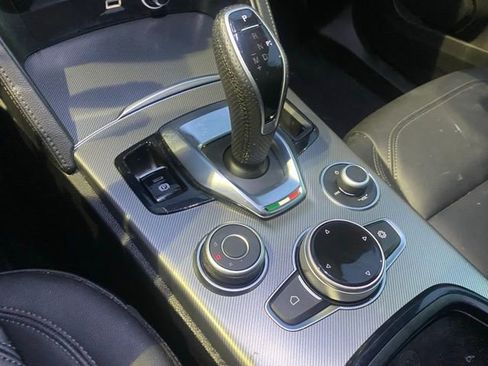 Used 2024 Alfa Romeo Stelvio Ti image 24