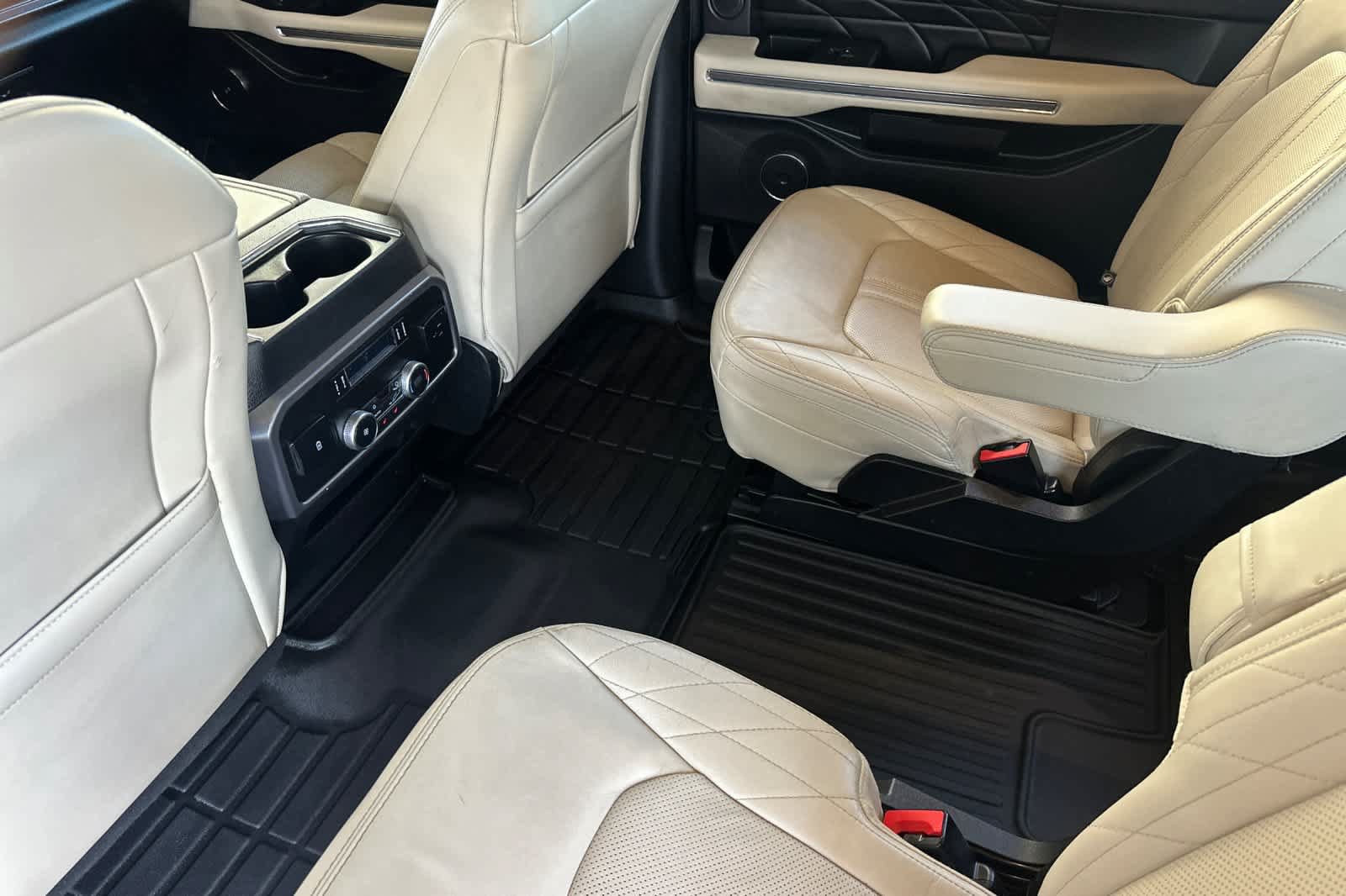 Certified 2020 Ford Expedition Max Platinum AWD/4WD image 4