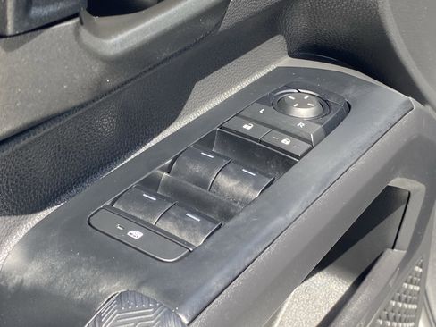 Certified 2024 Toyota Tacoma SR5 AWD/4WD image 30