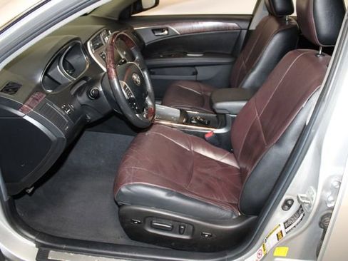 Used 2012 Toyota Avalon Limited image 8