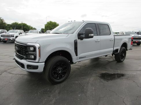 Used 2026 Ford F250 XLT w/ XLT Premium Package AWD/4WD image 13