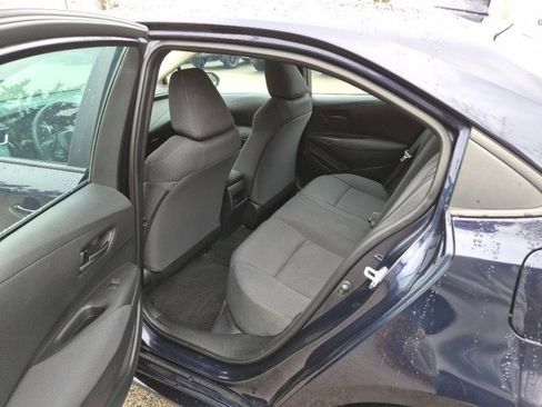 Used 2022 Toyota Corolla LE image 11