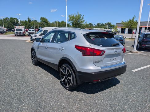 Used 2018 Nissan Rogue Sport SL w/ SL Premium Package FWD image 5
