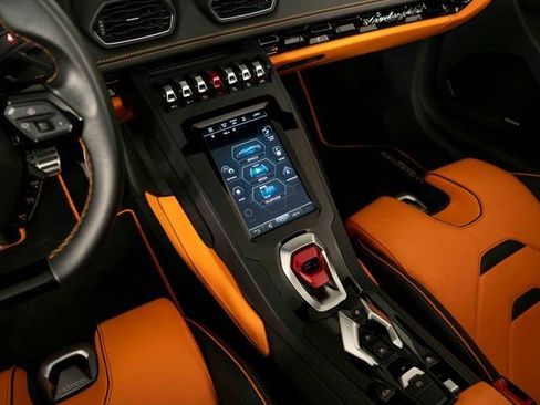 Used 2022 Lamborghini Huracan EVO image 19