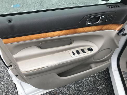 Used 2012 Lincoln MKT AWD/4WD image 10