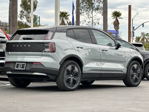 New 2026 Volvo EX30 Cross Country Ultra image 5
