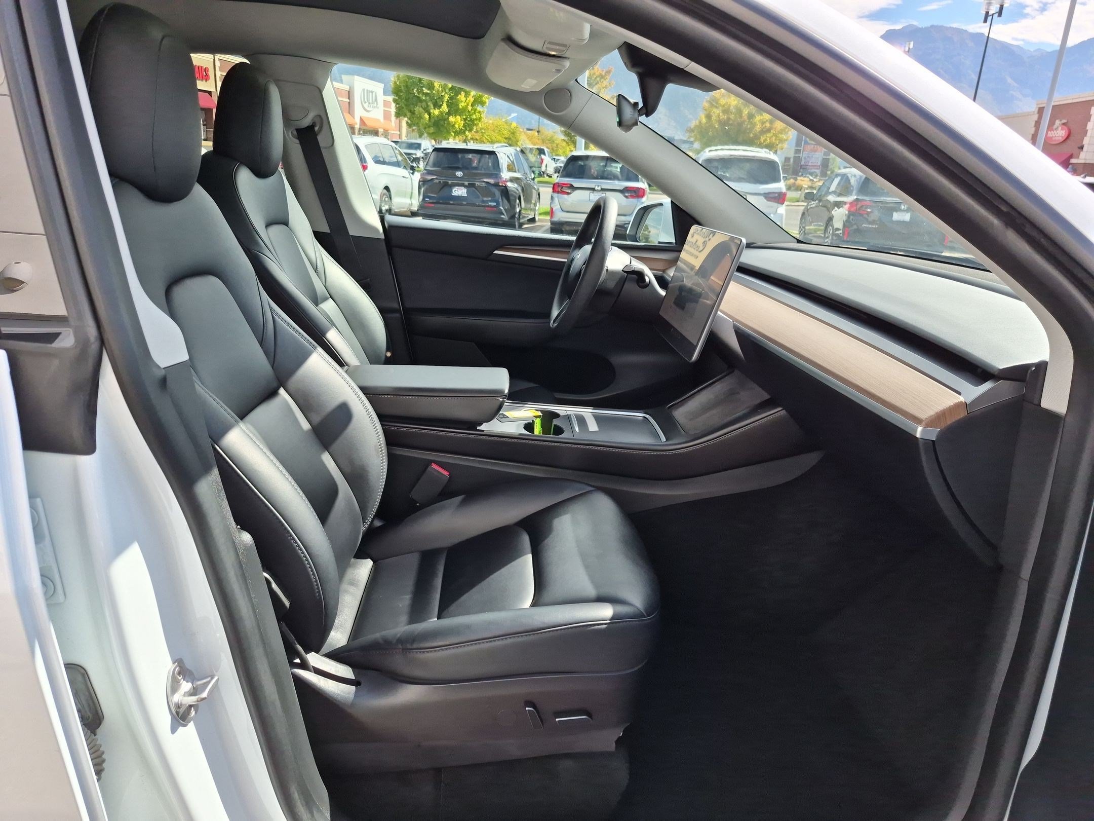 Used 2023 Tesla Model Y Long Range AWD/4WD image 33