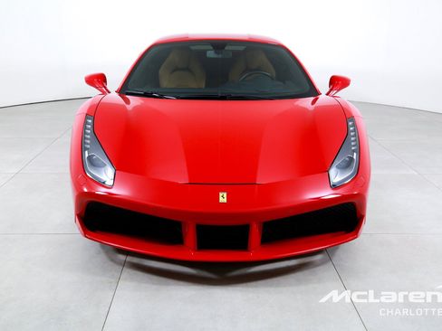 Used 2018 Ferrari 488 GTB RWD image 4