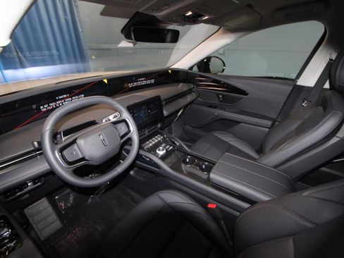 New 2026 Lincoln Nautilus Premier w/ Jet Appearance Package image 2