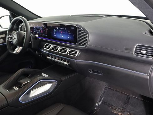 Certified 2025 Mercedes-Benz GLS 450 4MATIC image 9
