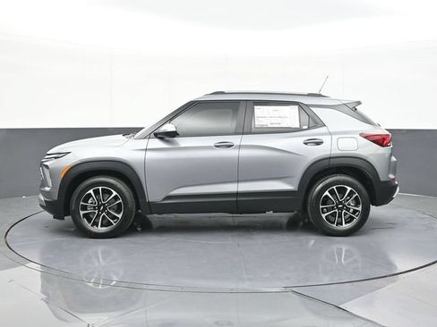 New 2026 Chevrolet TrailBlazer LT w/ Convenience Package FWD image 6