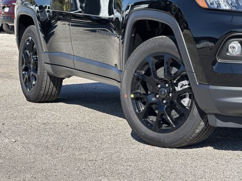 New 2026 Jeep Compass Latitude image 3