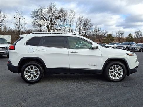 Used 2014 Jeep Cherokee Latitude w/ Comfort/Convenience Group image 10