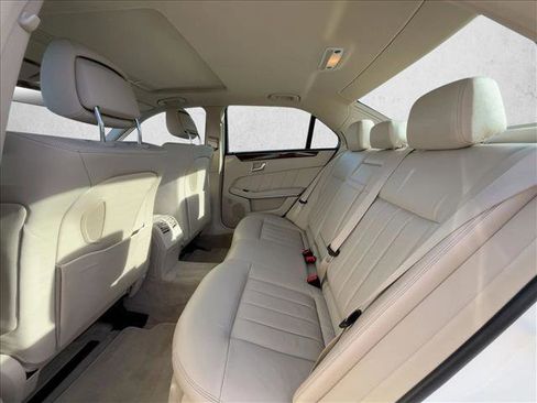 Used 2014 Mercedes-Benz E 350 4MATIC Sedan image 19