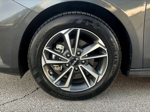 Used 2024 Kia Forte LXS image 5