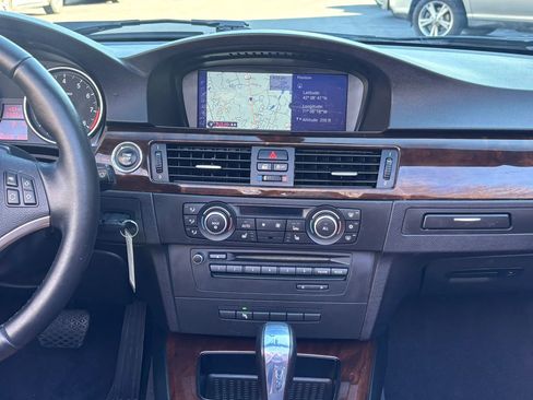 Used 2012 BMW 328i Convertible image 26