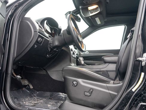 Used 2019 Jeep Grand Cherokee Limited image 13