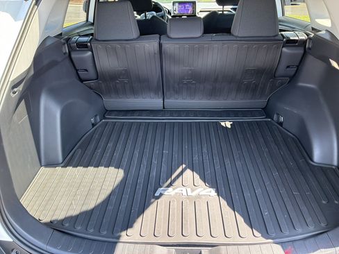 Used 2025 Toyota RAV4 LE FWD image 31