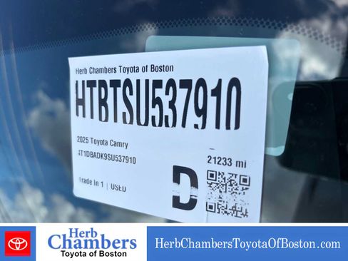 Used 2025 Toyota Camry SE AWD/4WD image 15