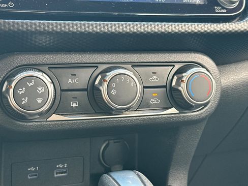 Used 2024 Nissan Kicks SV image 17