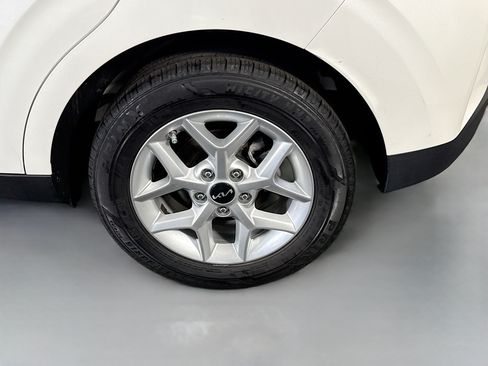 Used 2024 Kia Soul LX w/ Option Group 015 FWD image 36