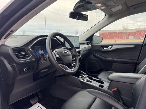 Used 2025 Ford Escape Platinum image 8