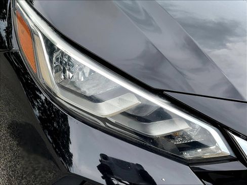 Certified 2020 Nissan Sentra SV FWD image 29