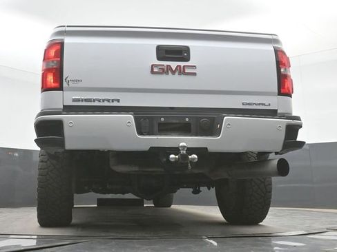 Used 2019 GMC Sierra 2500 Denali w/ Duramax Plus Package AWD/4WD image 32
