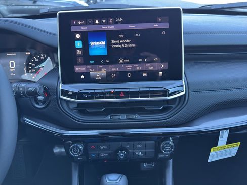 New 2026 Jeep Compass Latitude image 13